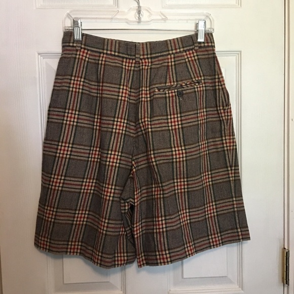 Talbots plaid shorts sz 12. Zipper button closure. 2 front pockets and 1 in back - Picture 5 of 8